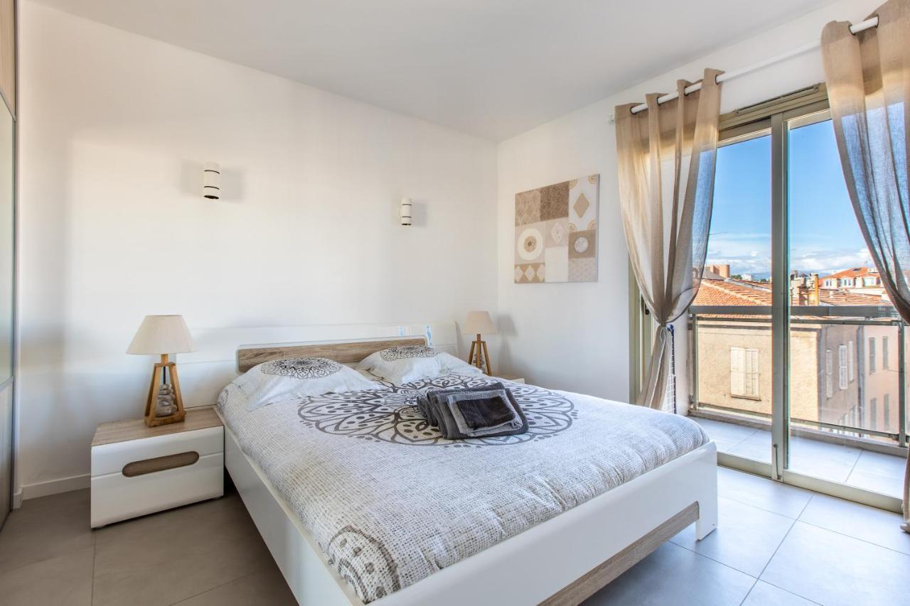 Lb Vacation Rentals I Admire Panoramic Ocean Views Through Walls Of Windows Cannes Dış mekan fotoğraf